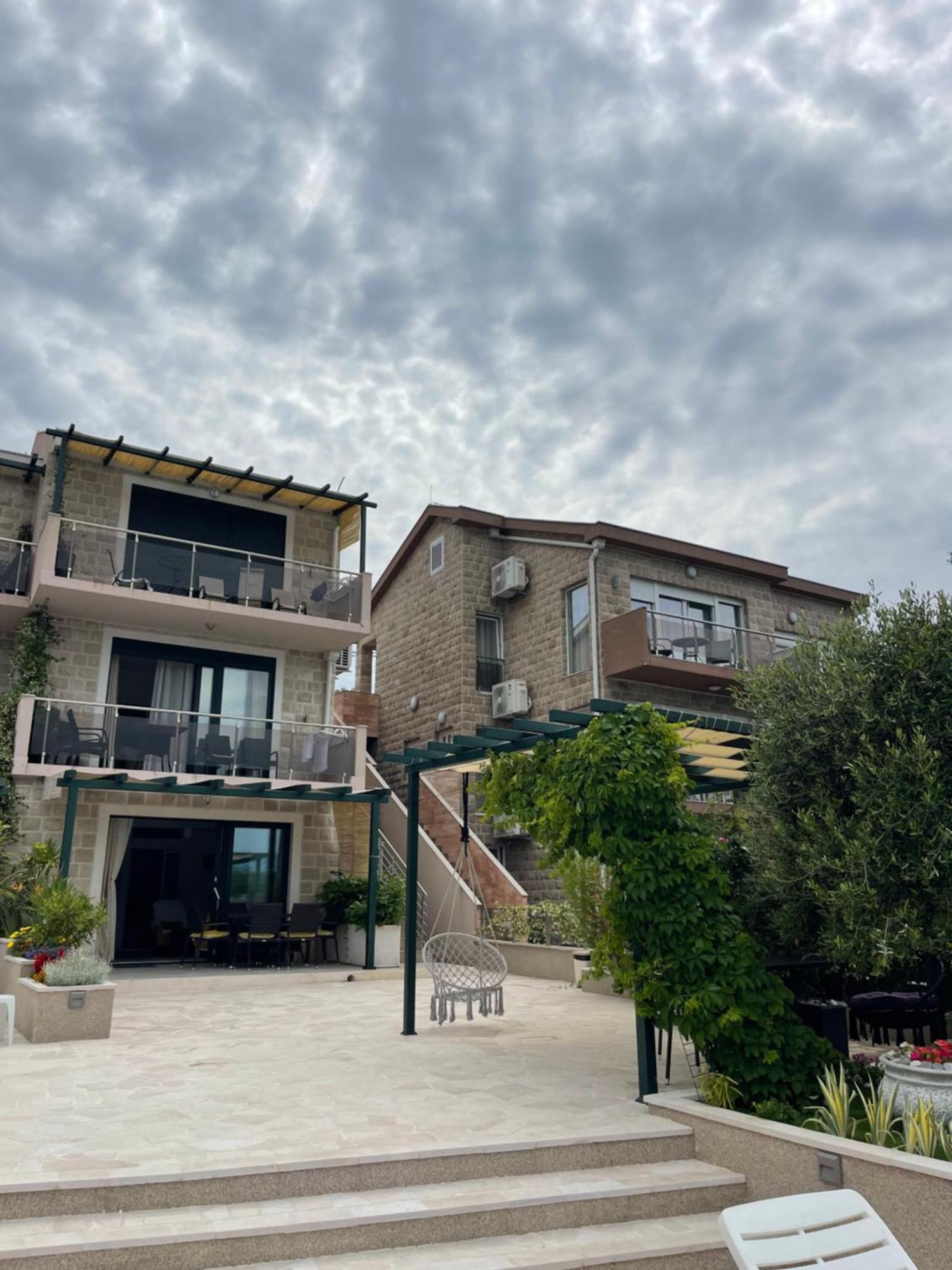 Apartmani Mia Tivat Zewnętrze zdjęcie