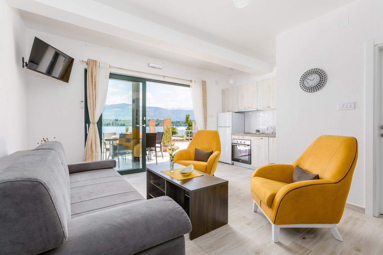 Apartmani Mia Tivat Zewnętrze zdjęcie
