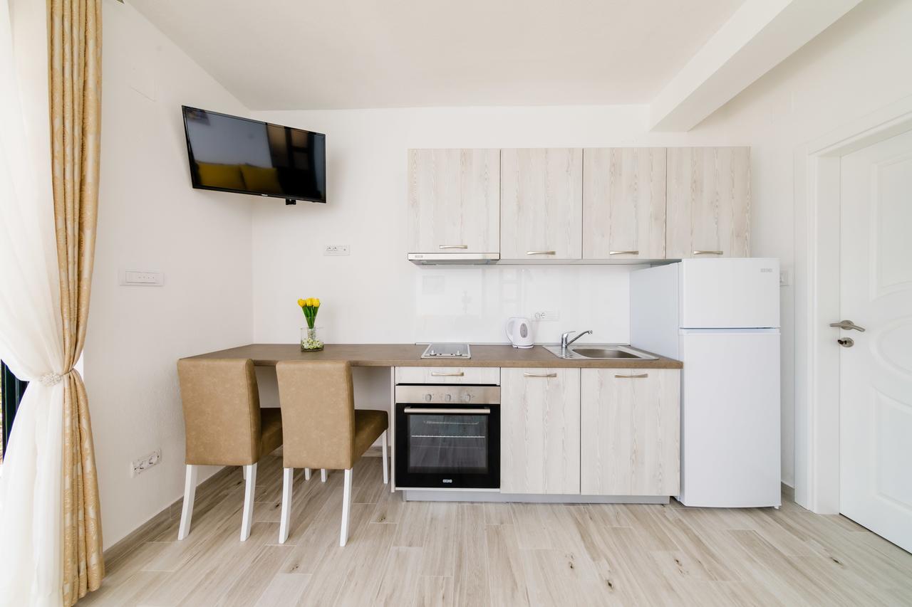 Apartmani Mia Tivat Zewnętrze zdjęcie