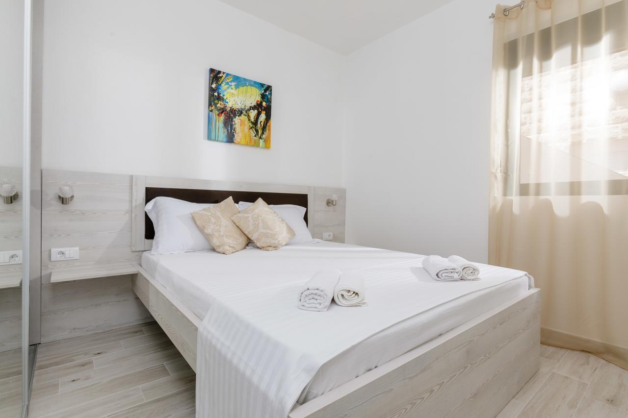 Apartmani Mia Tivat Zewnętrze zdjęcie