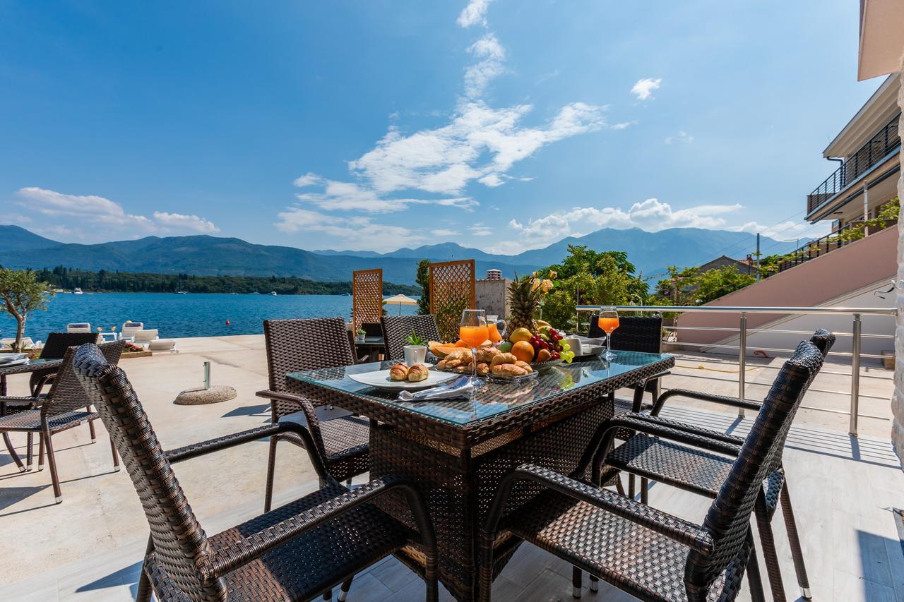 Apartmani Mia Tivat Zewnętrze zdjęcie