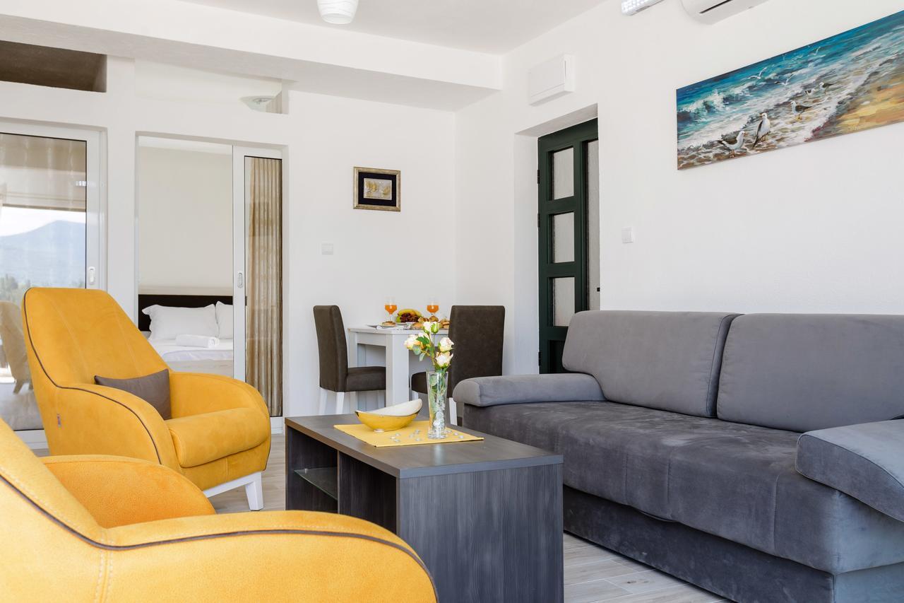 Apartmani Mia Tivat Zewnętrze zdjęcie