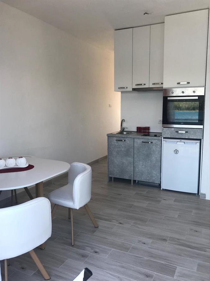 Apartmani Mia Tivat Zewnętrze zdjęcie